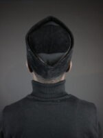 Chapeau toque décoré de cauris et poids Akan