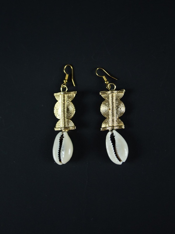 Boucles d'oreilles en Poids Akan et cauris
