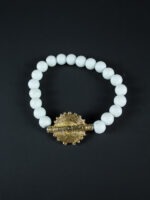 bracelet avec perles de pierre et Poids Akan Soleil