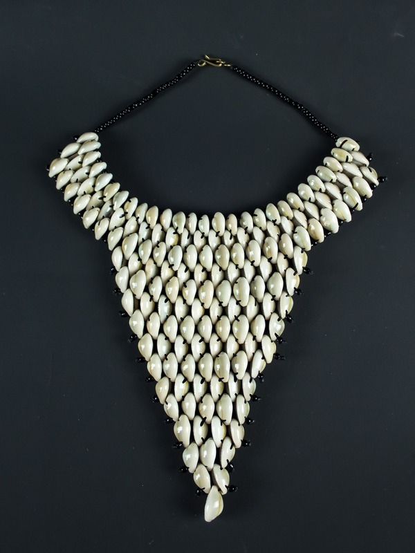 Collier en cauris