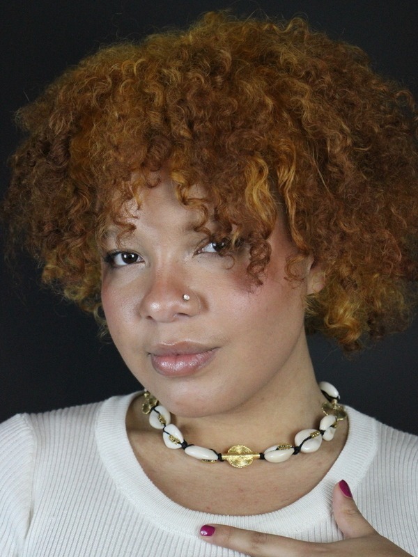 Collier mixte en cauris, perles et poids Akan – Bijou de tête-Bijou modulable