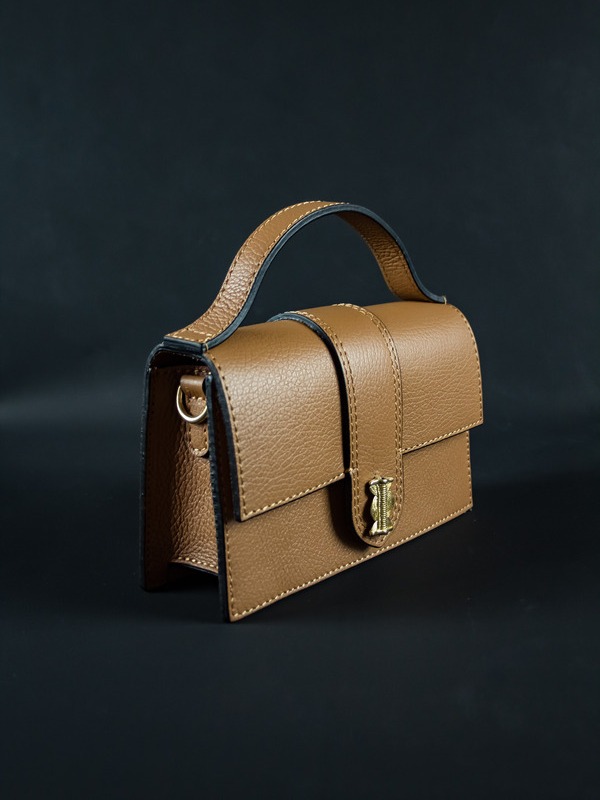 PETIT SAC EN CUIR CAMEL RECTANGULAIRE AVEC POIDS AKAN