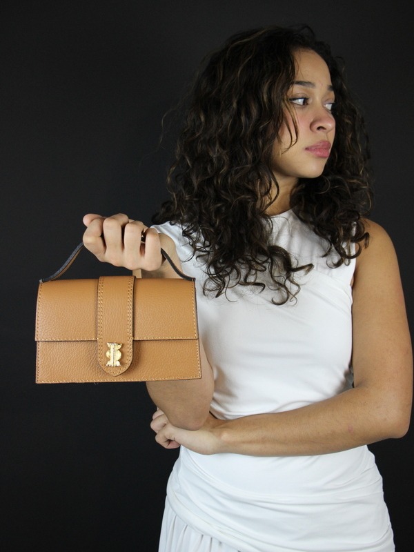 PETIT SAC EN CUIR CAMEL RECTANGULAIRE AVEC POIDS AKAN