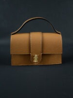 PETIT SAC EN CUIR CAMEL RECTANGULAIRE AVEC POIDS AKAN