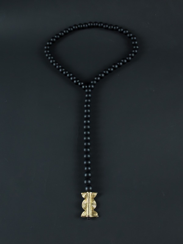 Collier mixte noir style cravate avec un Poids Akan Tam-tam