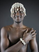 Bracelet en perles noires et cauris - Unisexe