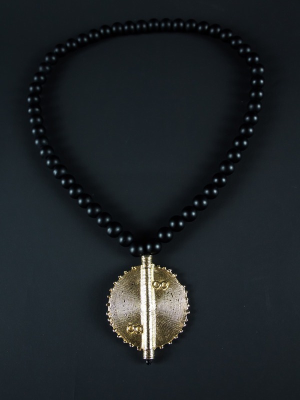 Collier mixte noir avec un grand Poids Akan