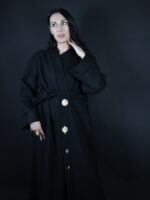 Manteau noir avec une rangée de Poids Akan - Edition Femme