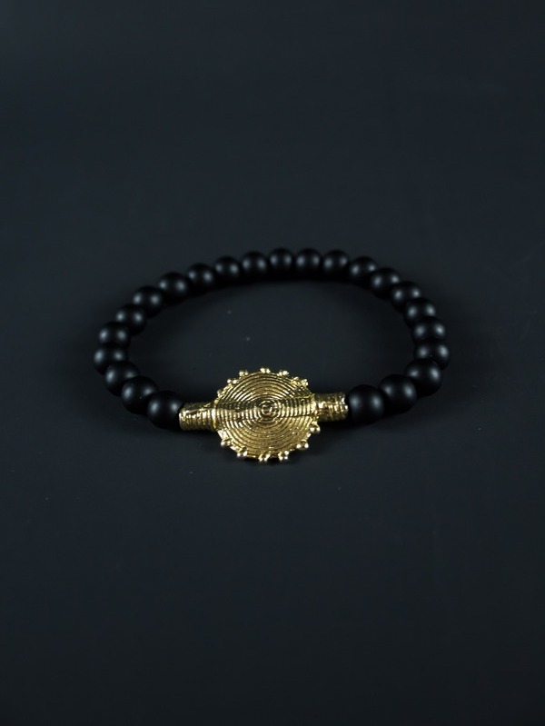 bracelet avec perles de pierre et Poids Akan Soleil