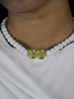 Collier mixte blanc avec un Poids Akan